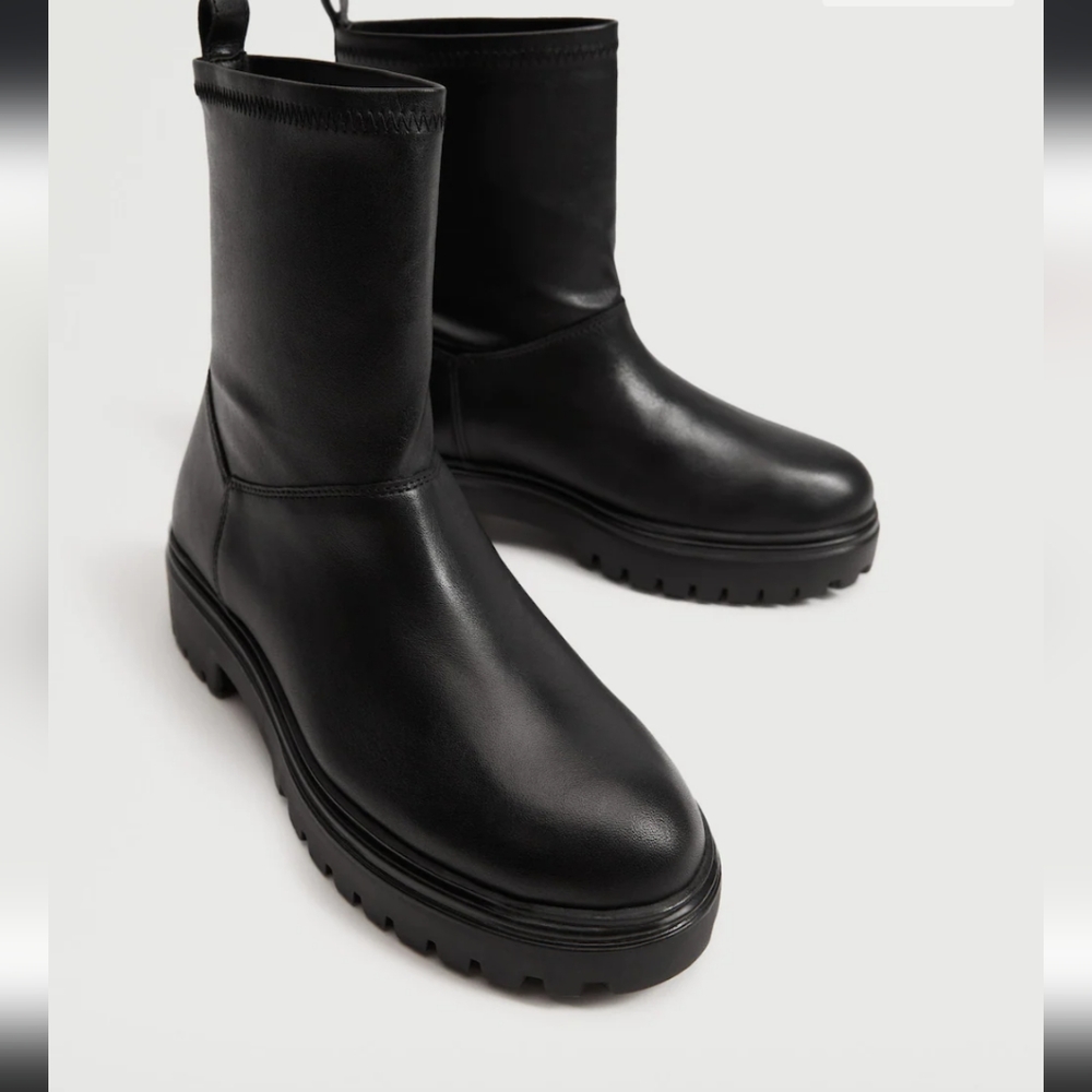 Leather boots, brand new